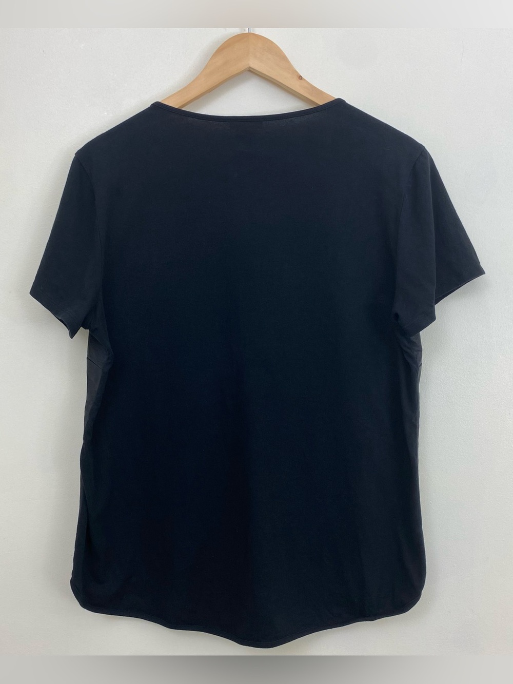 Ann Taylor Black Short Sleeve
Faux Leather Top Sz Large - Picture 4 of 5